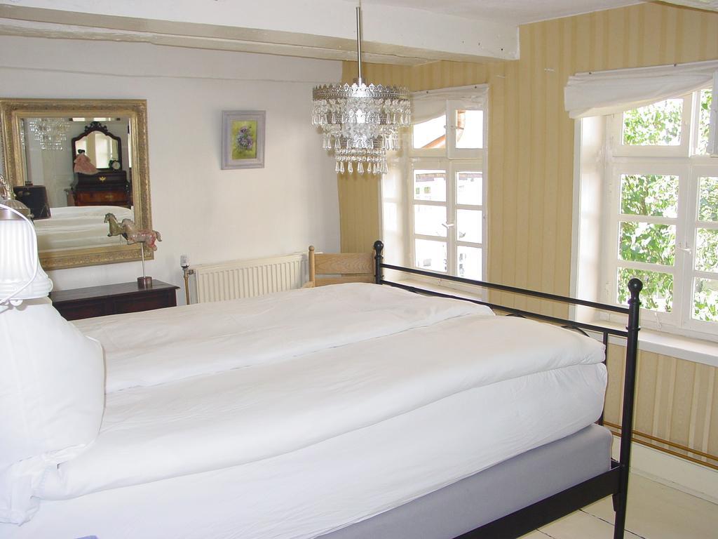 Robert'S Bed & Breakfast Helmarshausen 外观 照片