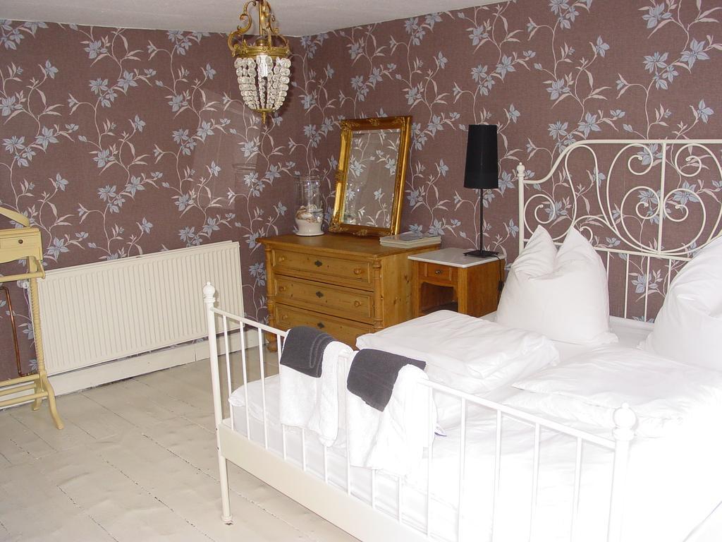 Robert'S Bed & Breakfast Helmarshausen 外观 照片