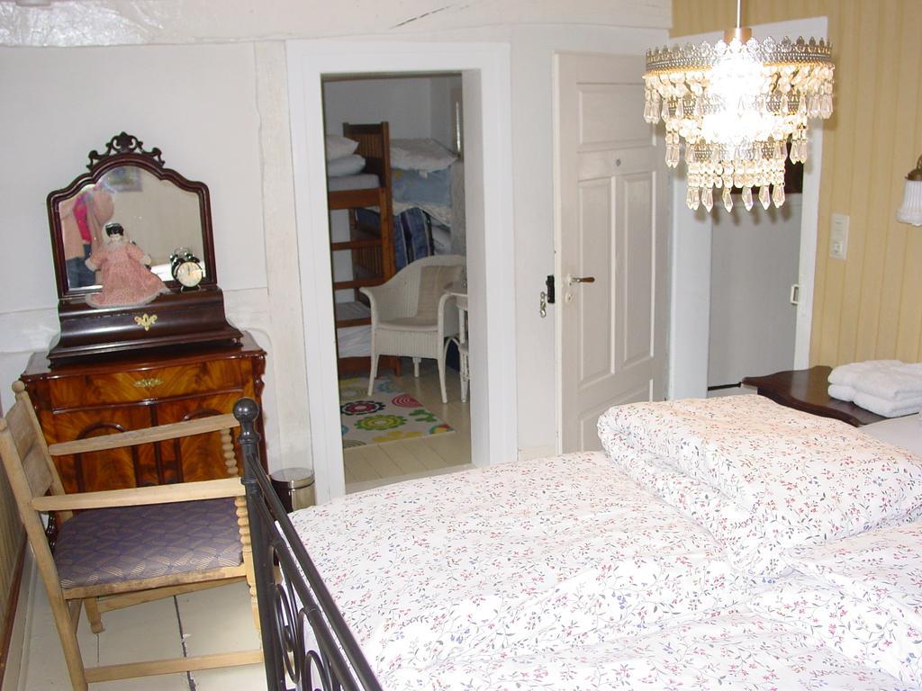 Robert'S Bed & Breakfast Helmarshausen 外观 照片