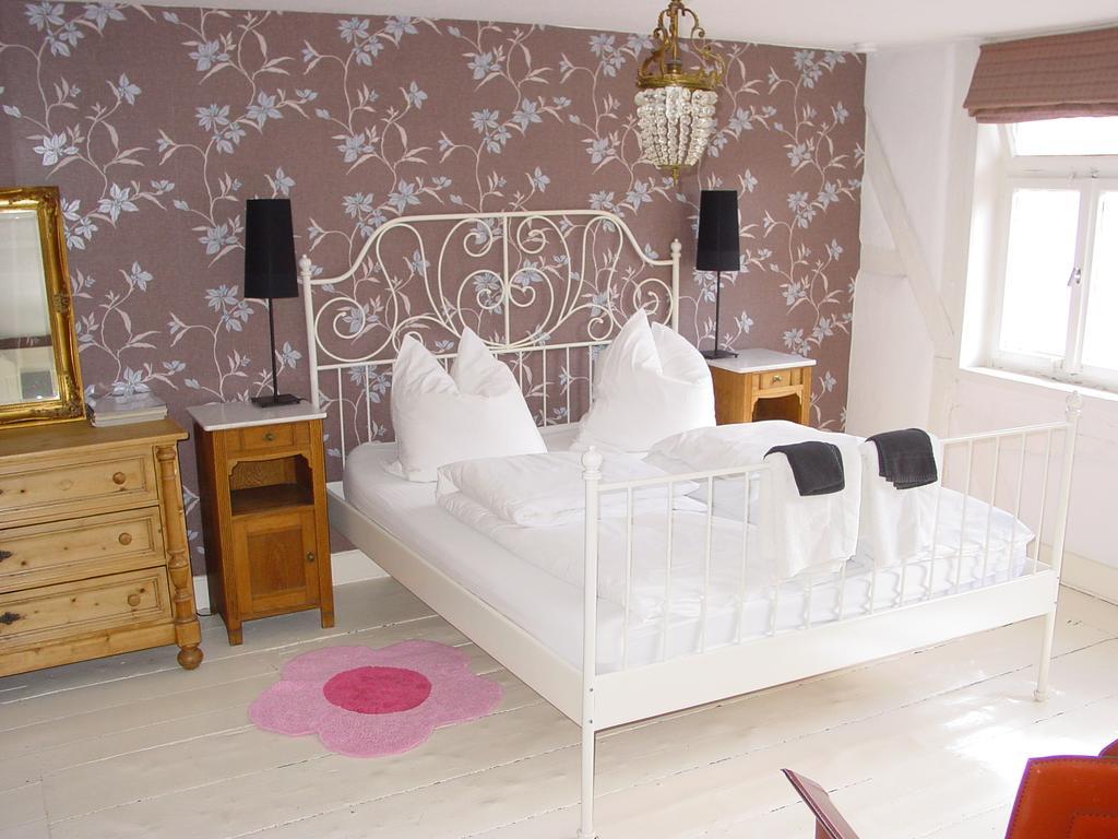 Robert'S Bed & Breakfast Helmarshausen 外观 照片